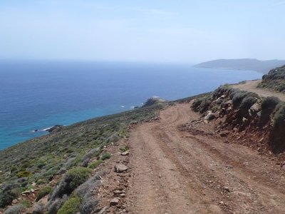 Tinos-2-Descente-au-bivouac.jpg